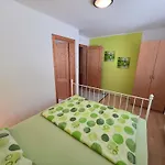 아파트 Fuer 4 Personen- 150m Vom Entfernt By Interhome