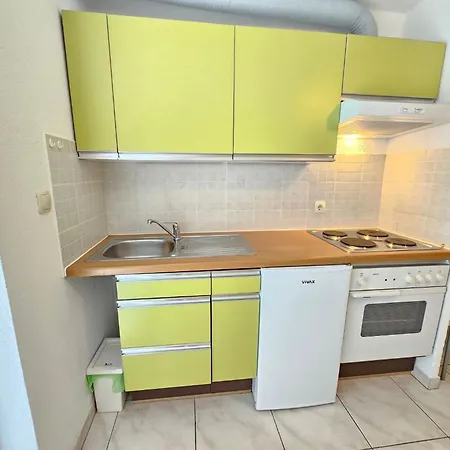 Fuer 4 Personen- 150m Vom Entfernt By Interhome Novi Vinodolski
