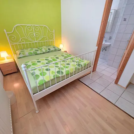 Fuer 4 Personen- 150m Vom Entfernt By Interhome Apartment Novi Vinodolski