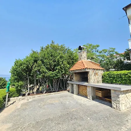 Fuer 4 Personen- 150m Vom Entfernt By Interhome Apartment Novi Vinodolski