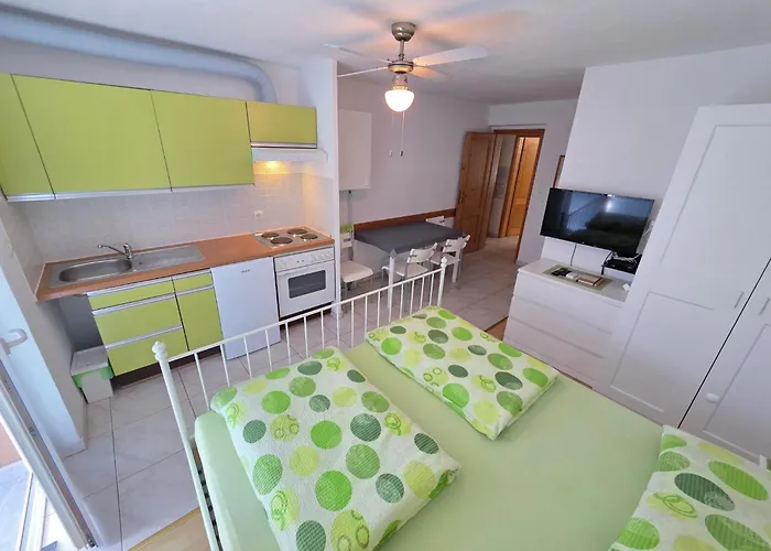 Daire Fuer 4 Personen- 150m Vom Entfernt By Interhome *